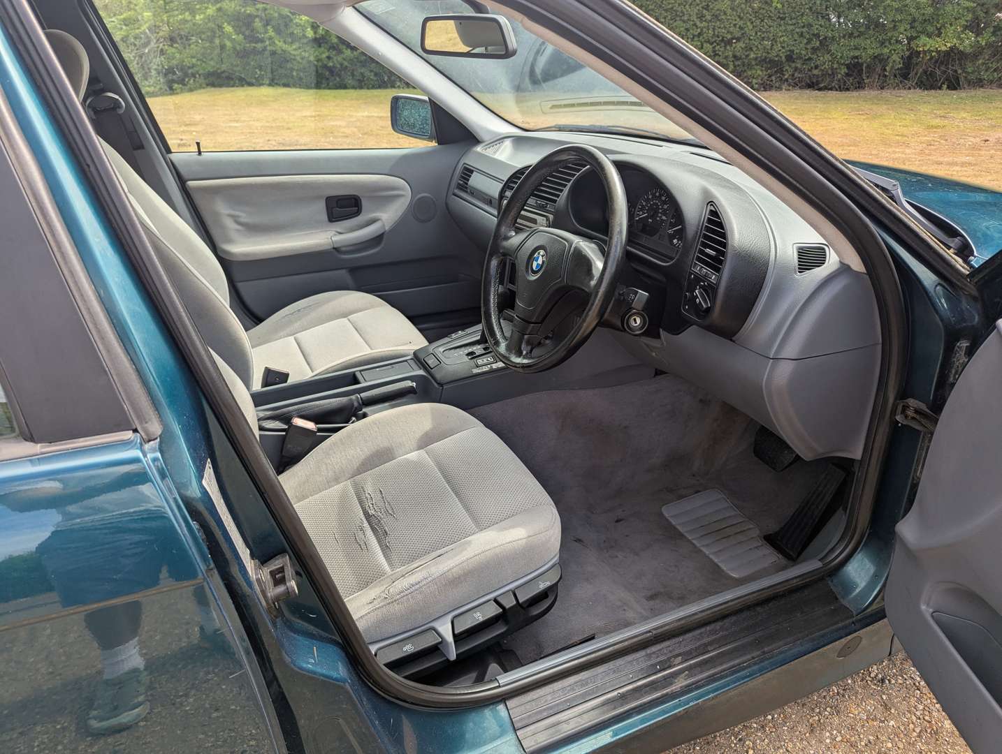 <p>1997 BMW 318I TOURING AUTO</p>