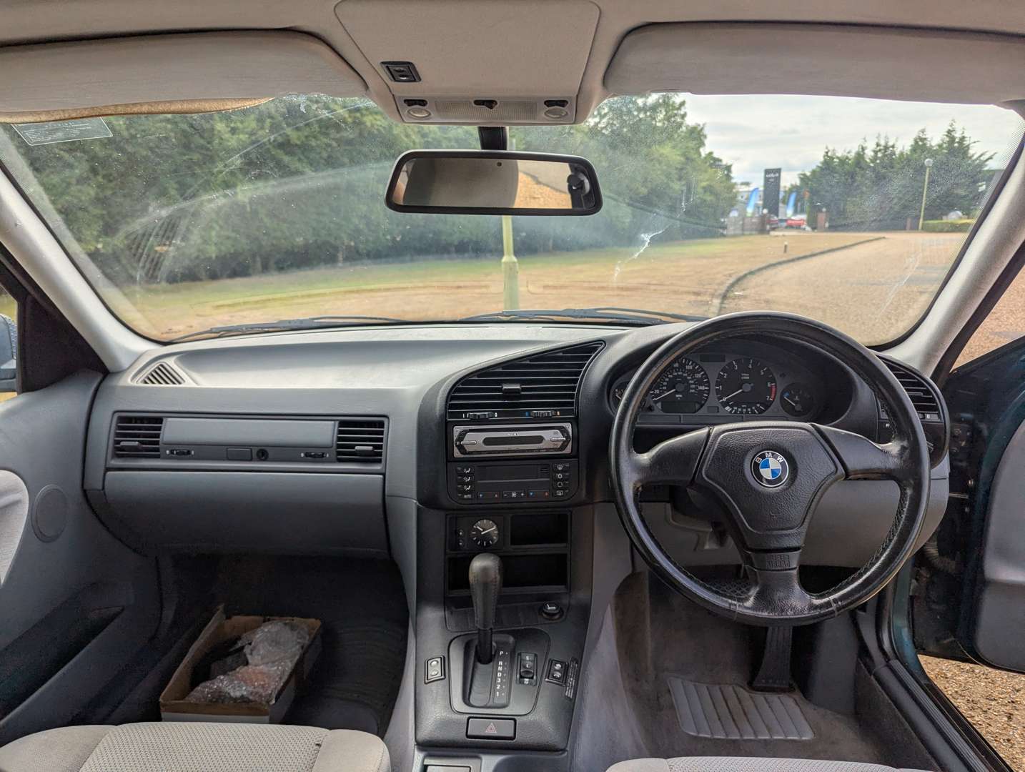 <p>1997 BMW 318I TOURING AUTO</p>