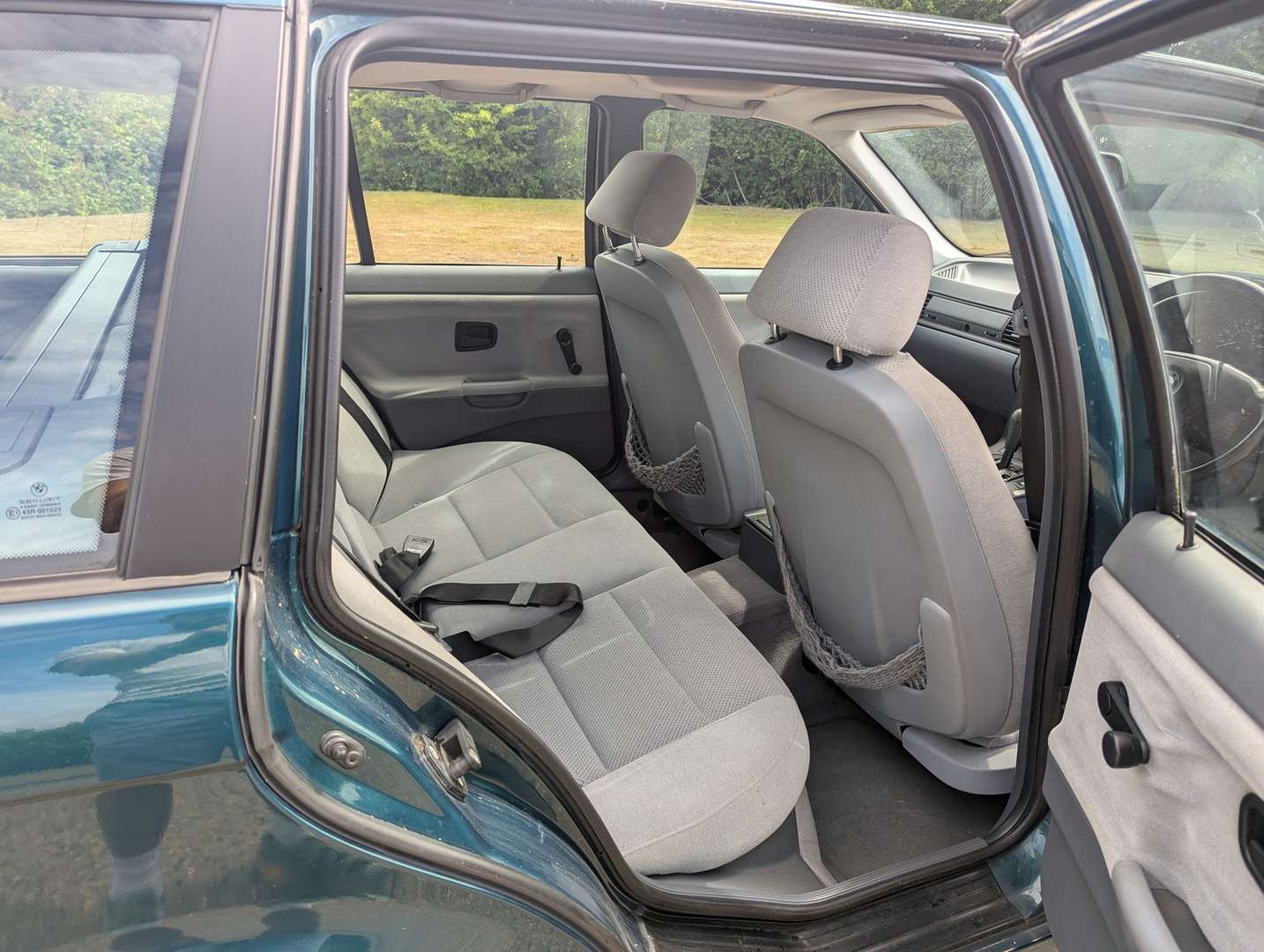 <p>1997 BMW 318I TOURING AUTO</p>