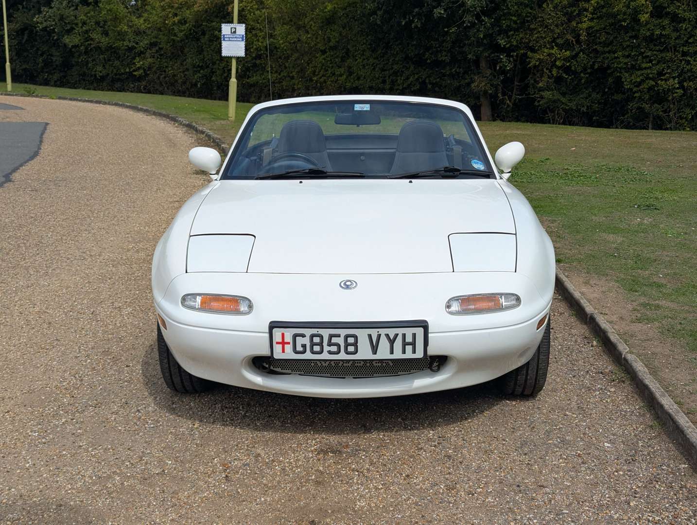 <p>1990 MAZDA MX-5</p>