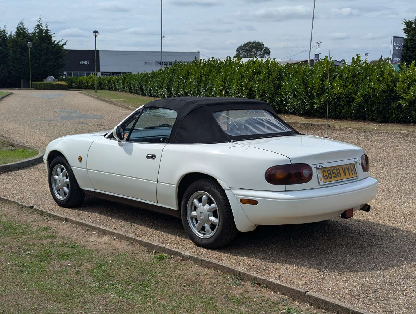 <p>1990 MAZDA MX-5</p>