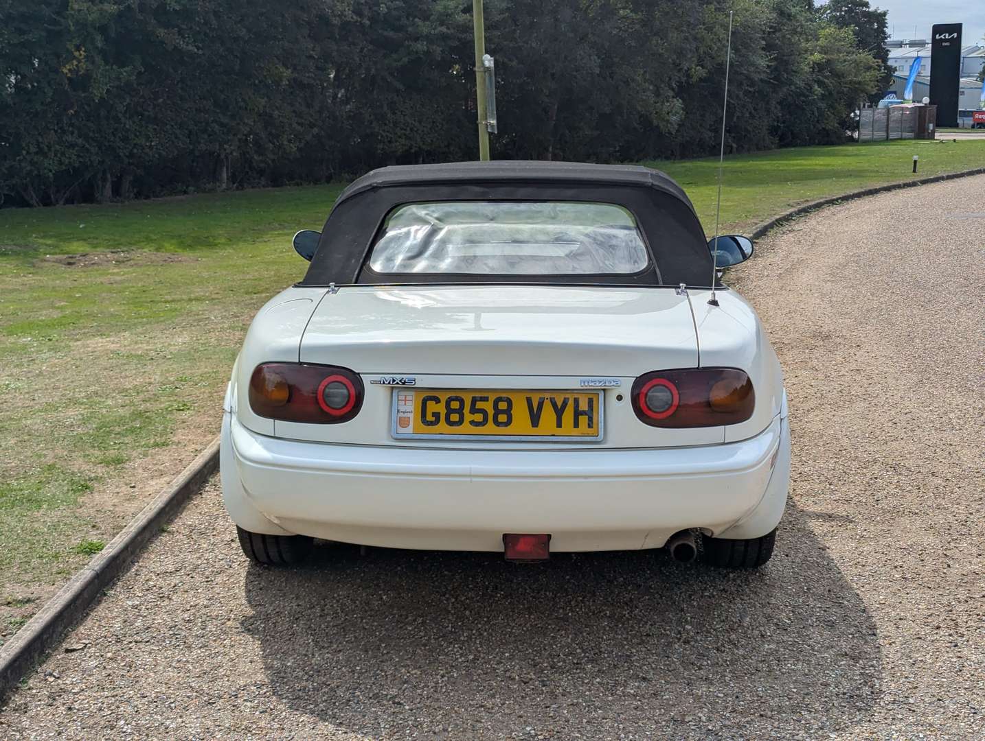 <p>1990 MAZDA MX-5</p>
