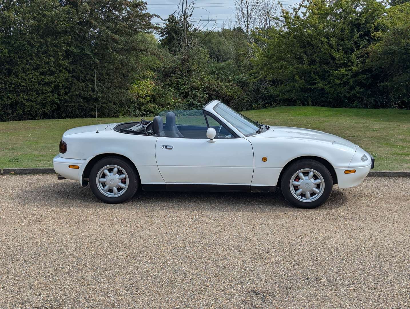 <p>1990 MAZDA MX-5</p>