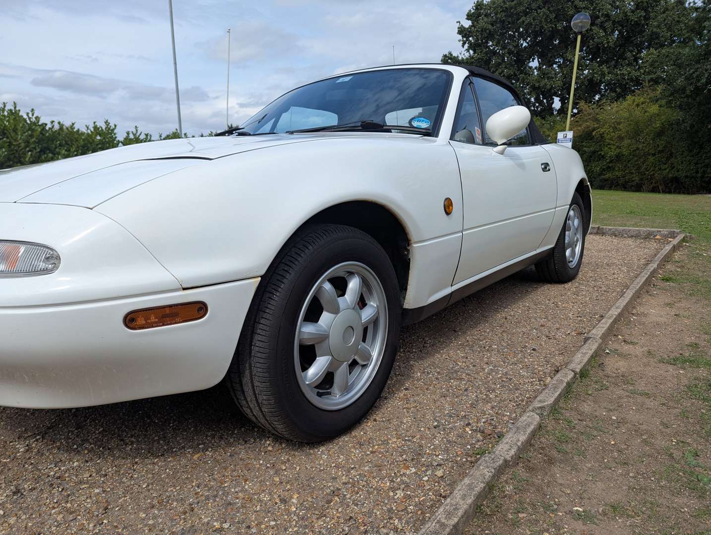<p>1990 MAZDA MX-5</p>
