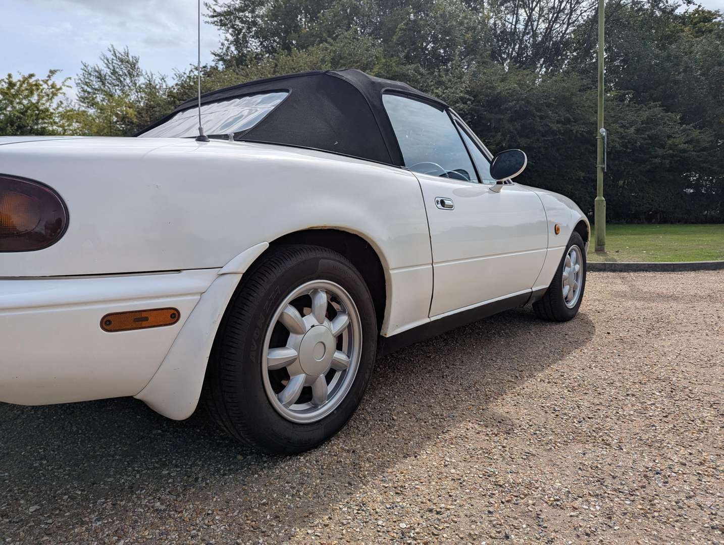 <p>1990 MAZDA MX-5</p>
