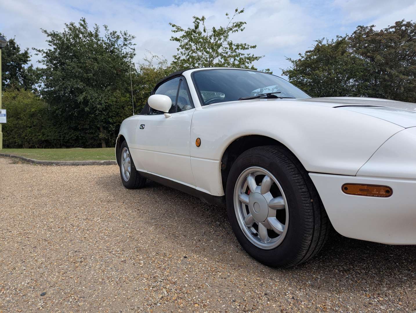 <p>1990 MAZDA MX-5</p>