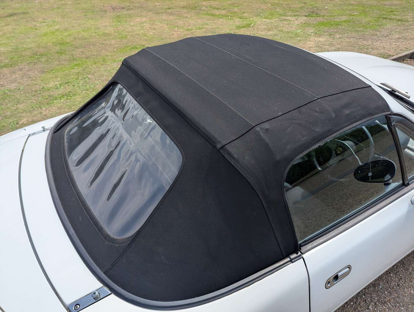 <p>1990 MAZDA MX-5</p>