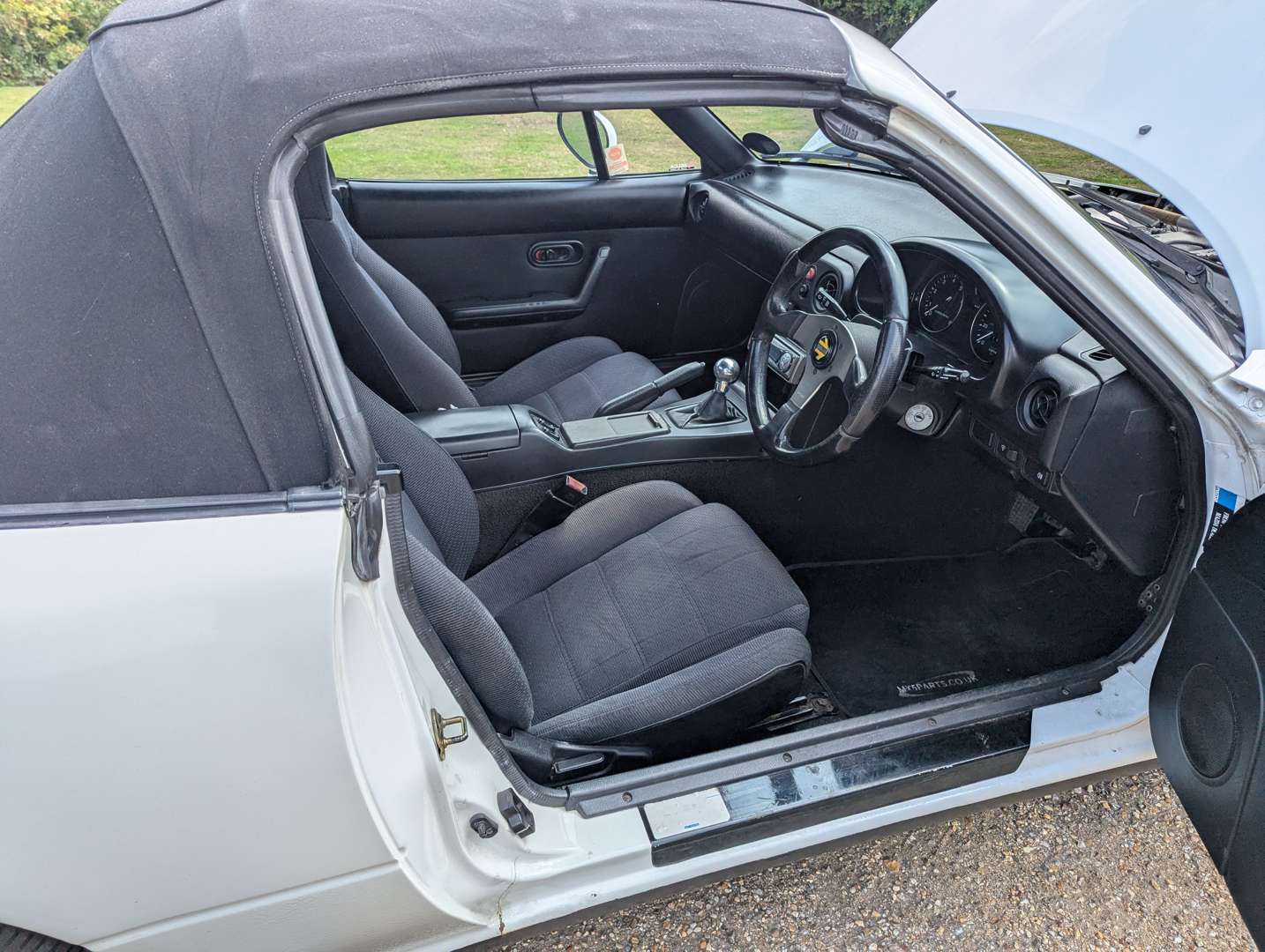 <p>1990 MAZDA MX-5</p>