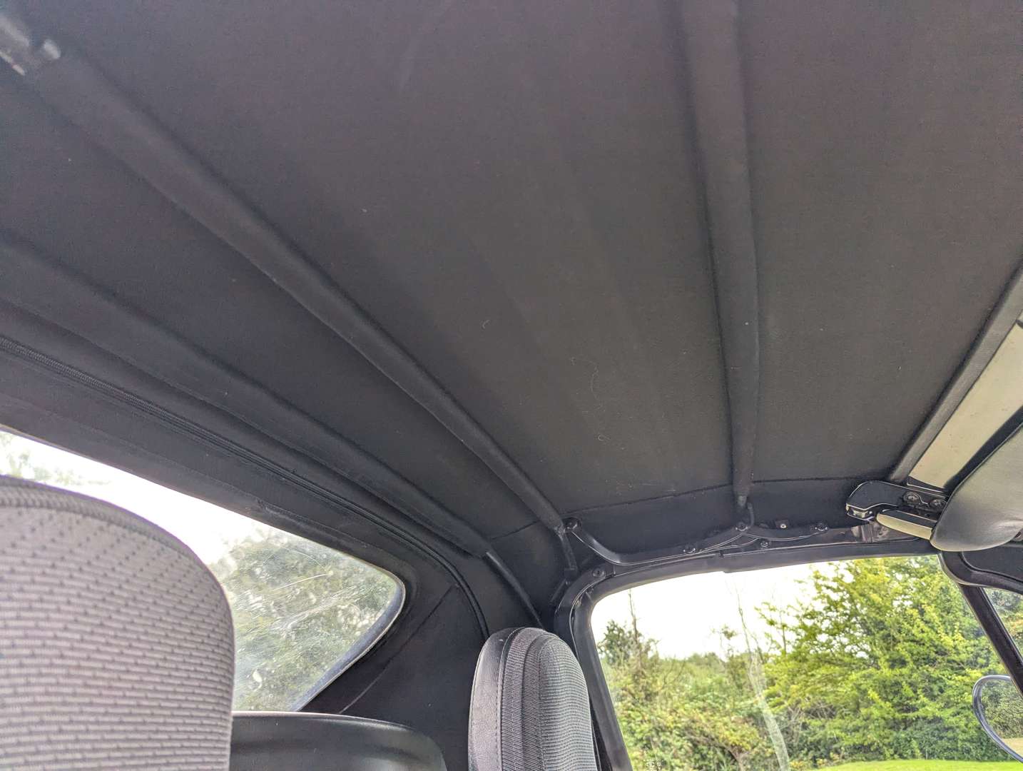 <p>1990 MAZDA MX-5</p>