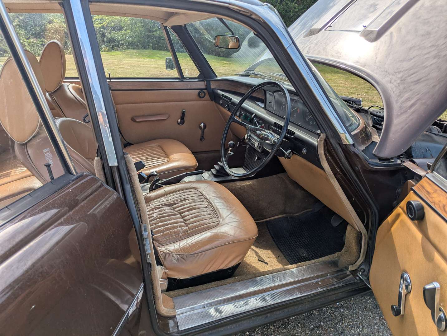 <p>1975 ROVER P6 2200 TC</p>