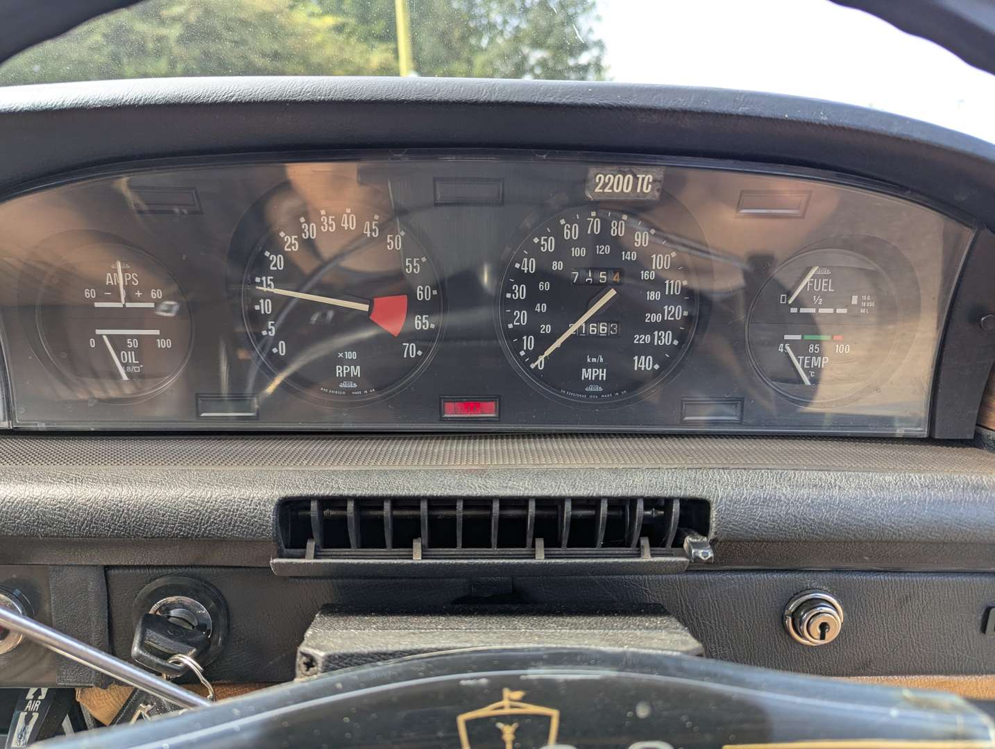 <p>1975 ROVER P6 2200 TC</p>