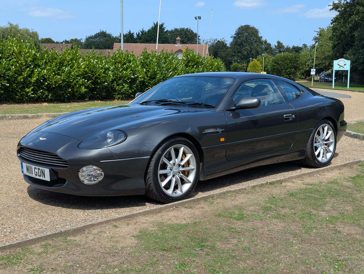 <p>2001 ASTON MARTIN DB7 VANTAGE</p>