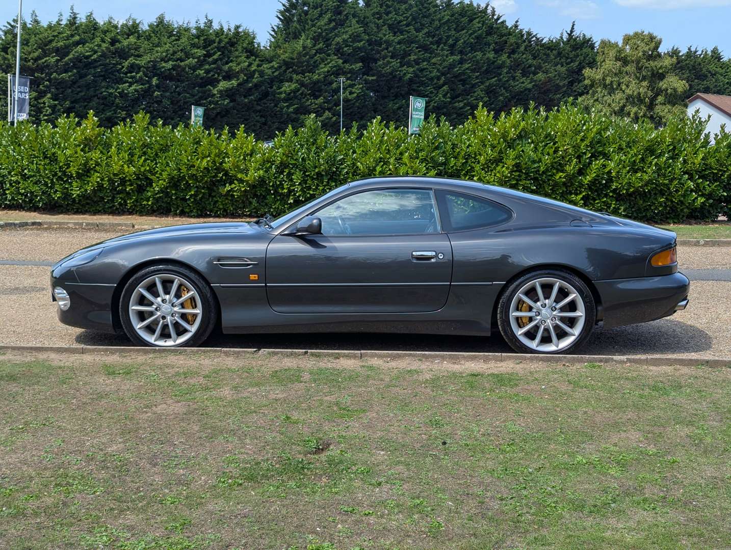 <p>2001 ASTON MARTIN DB7 VANTAGE</p>