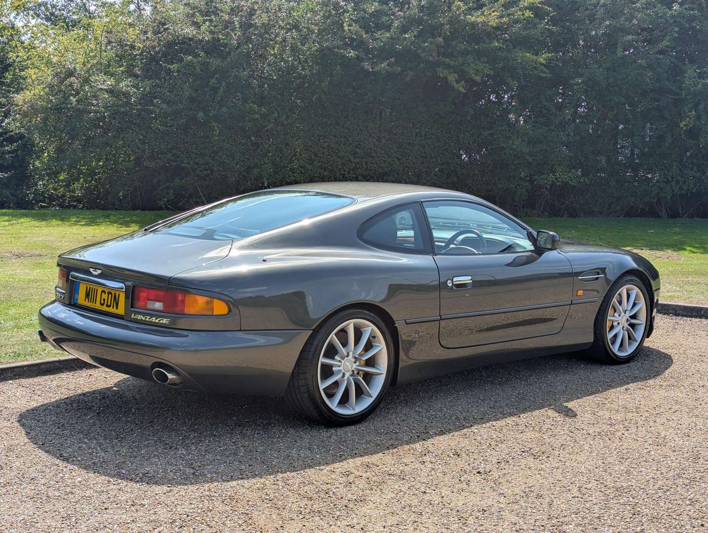 <p>2001 ASTON MARTIN DB7 VANTAGE</p>