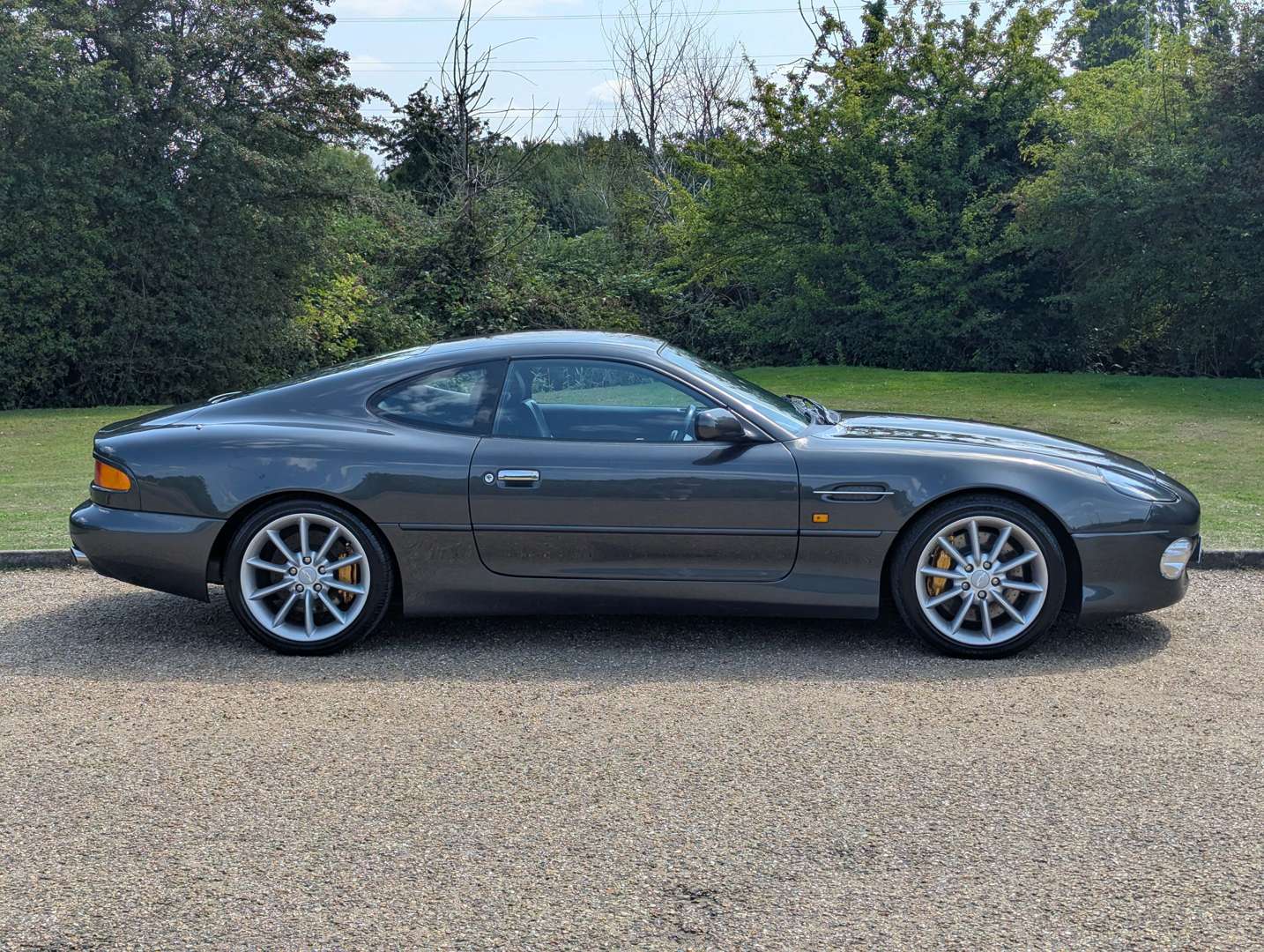 <p>2001 ASTON MARTIN DB7 VANTAGE</p>