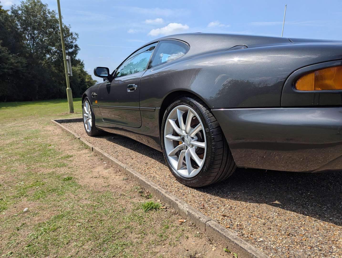 <p>2001 ASTON MARTIN DB7 VANTAGE</p>