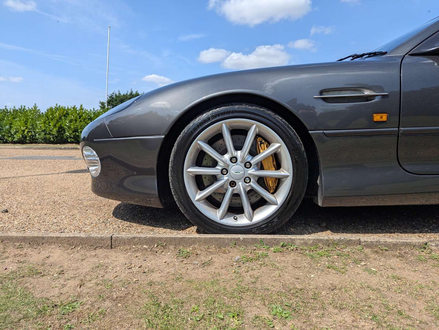 <p>2001 ASTON MARTIN DB7 VANTAGE</p>
