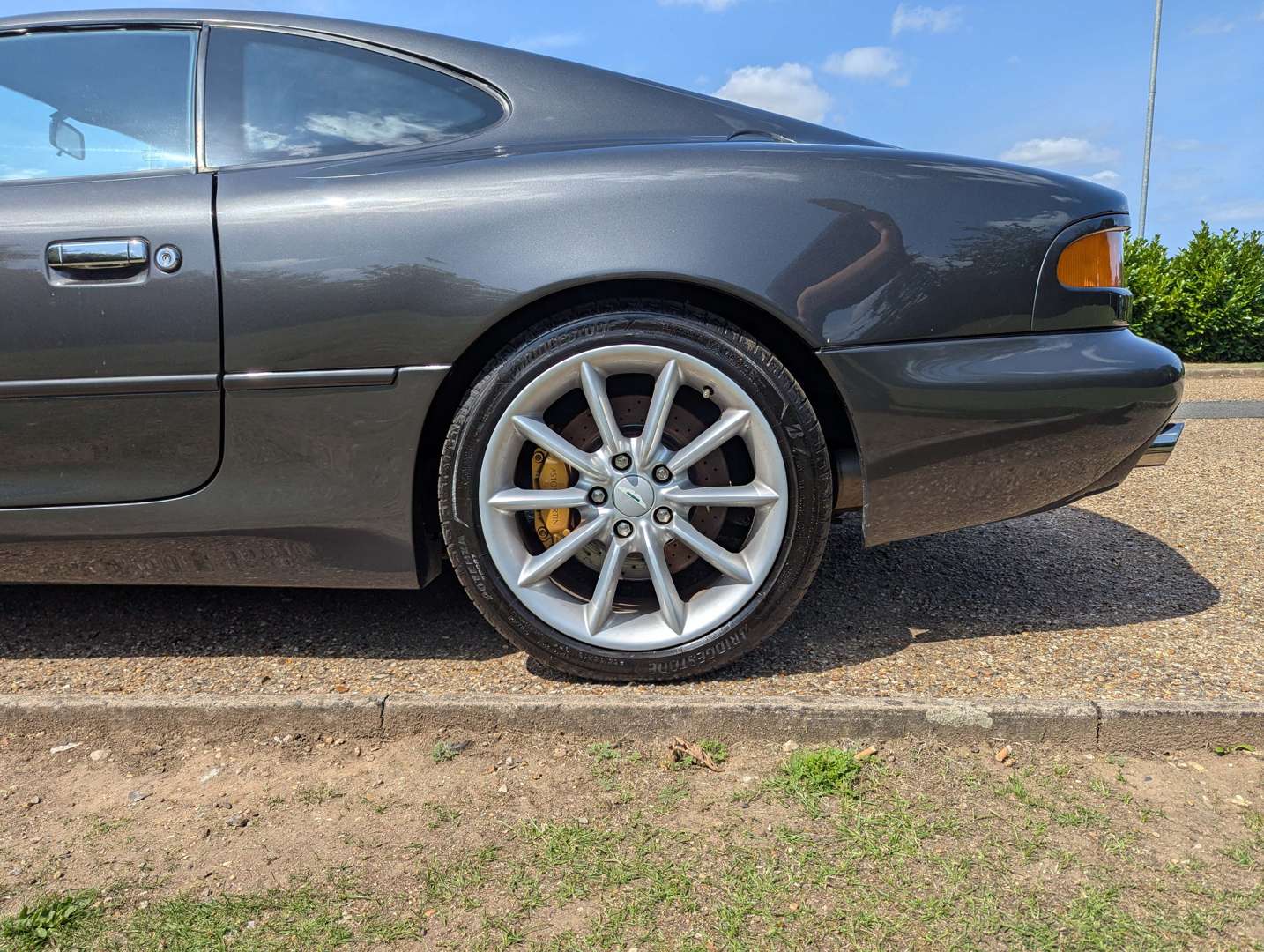 <p>2001 ASTON MARTIN DB7 VANTAGE</p>