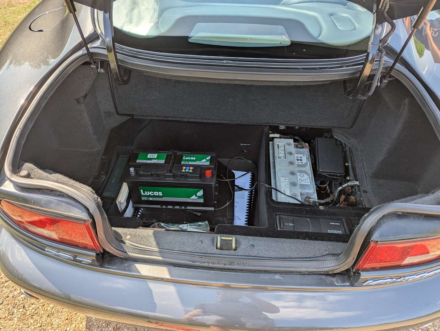 <p>2001 ASTON MARTIN DB7 VANTAGE</p>