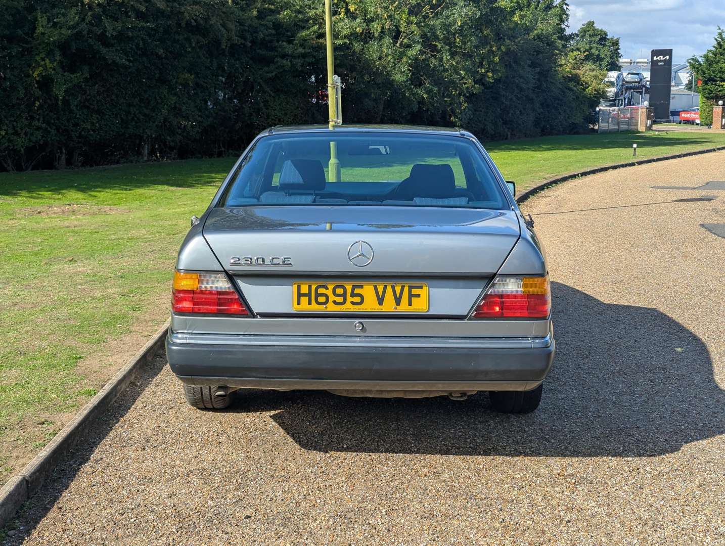 <p>1990 MERCEDES 230CE AUTO</p>