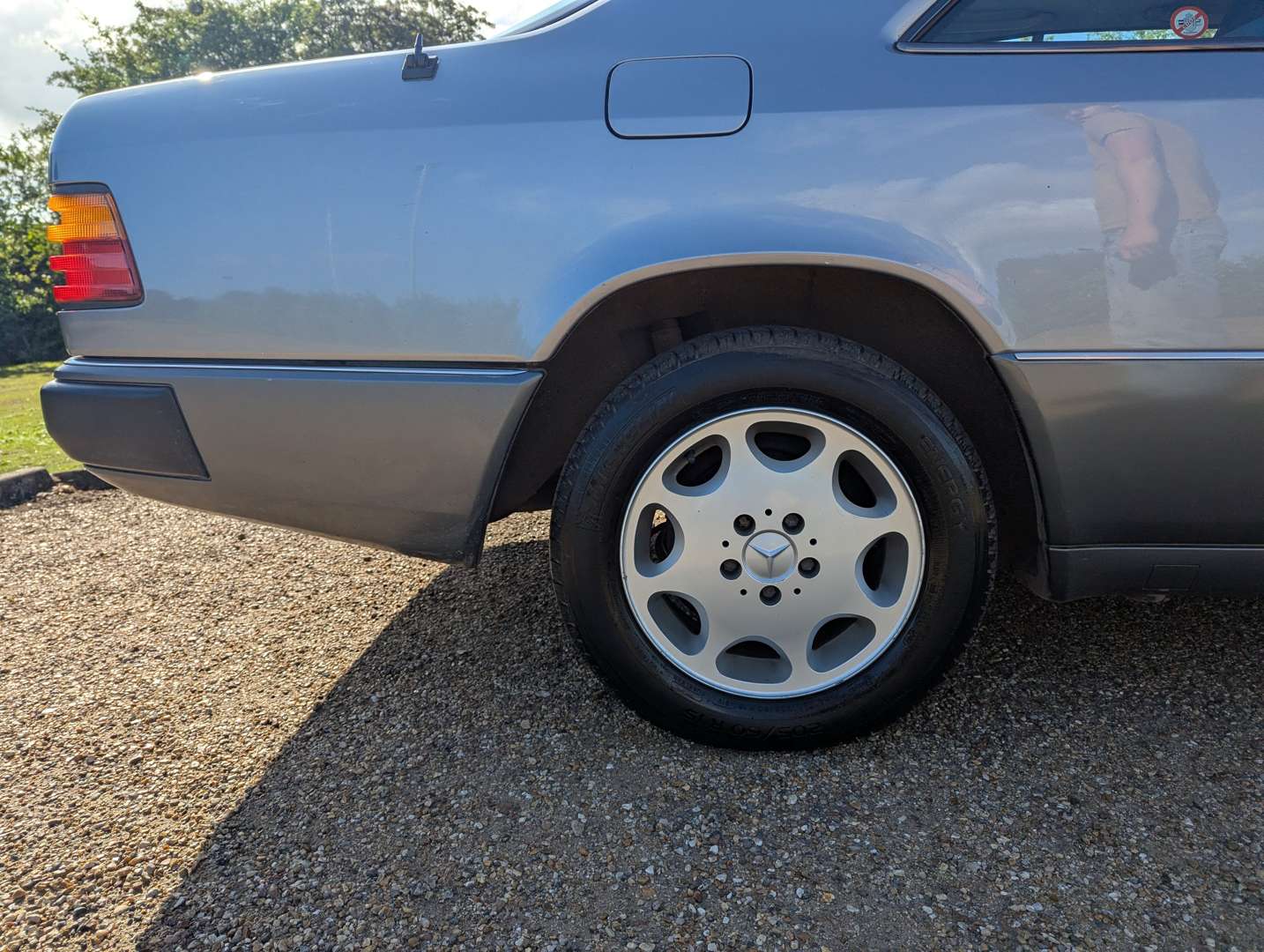 <p>1990 MERCEDES 230CE AUTO</p>