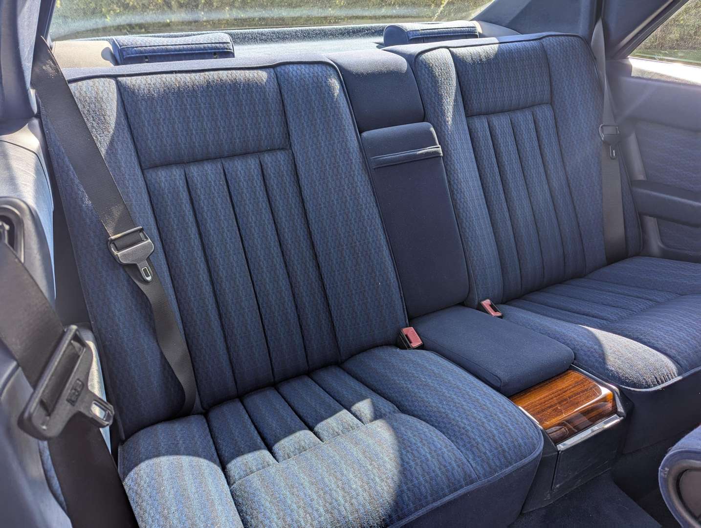 <p>1990 MERCEDES 230CE AUTO</p>