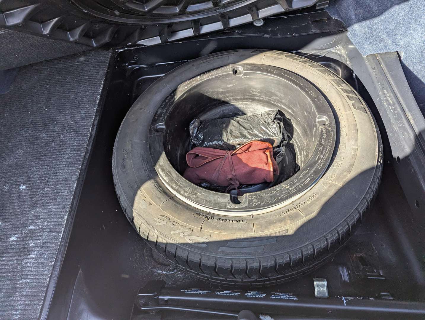 <p>1990 MERCEDES 230CE AUTO</p>