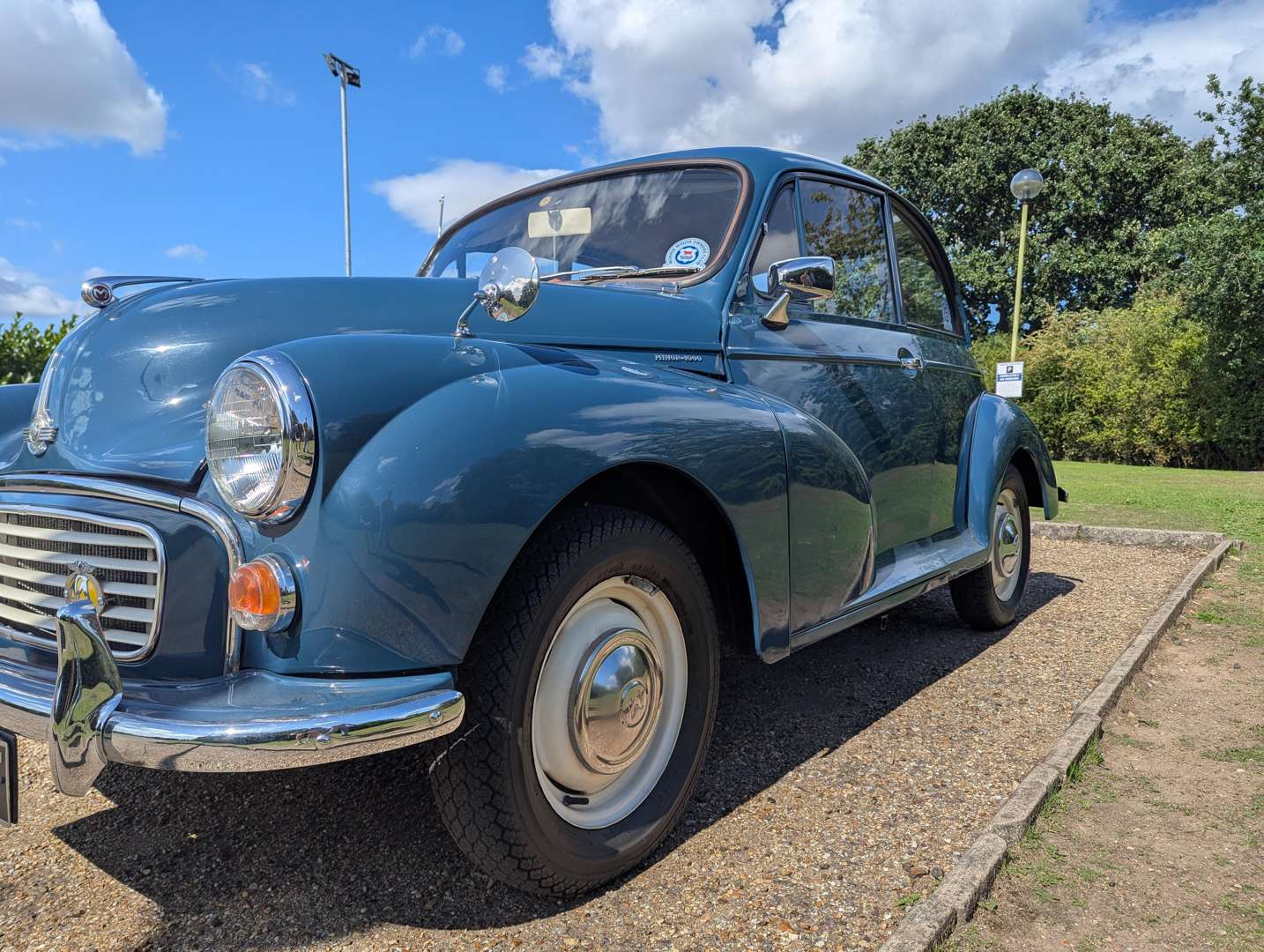 <p>1968 MORRIS MINOR SALOON</p>