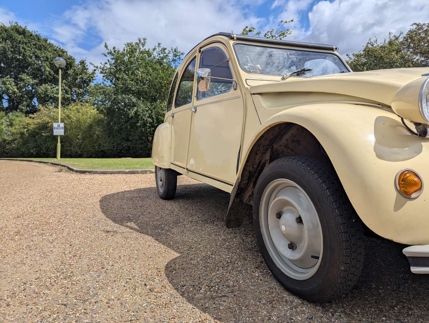 <p>1980 CITROEN 2CV LHD</p>