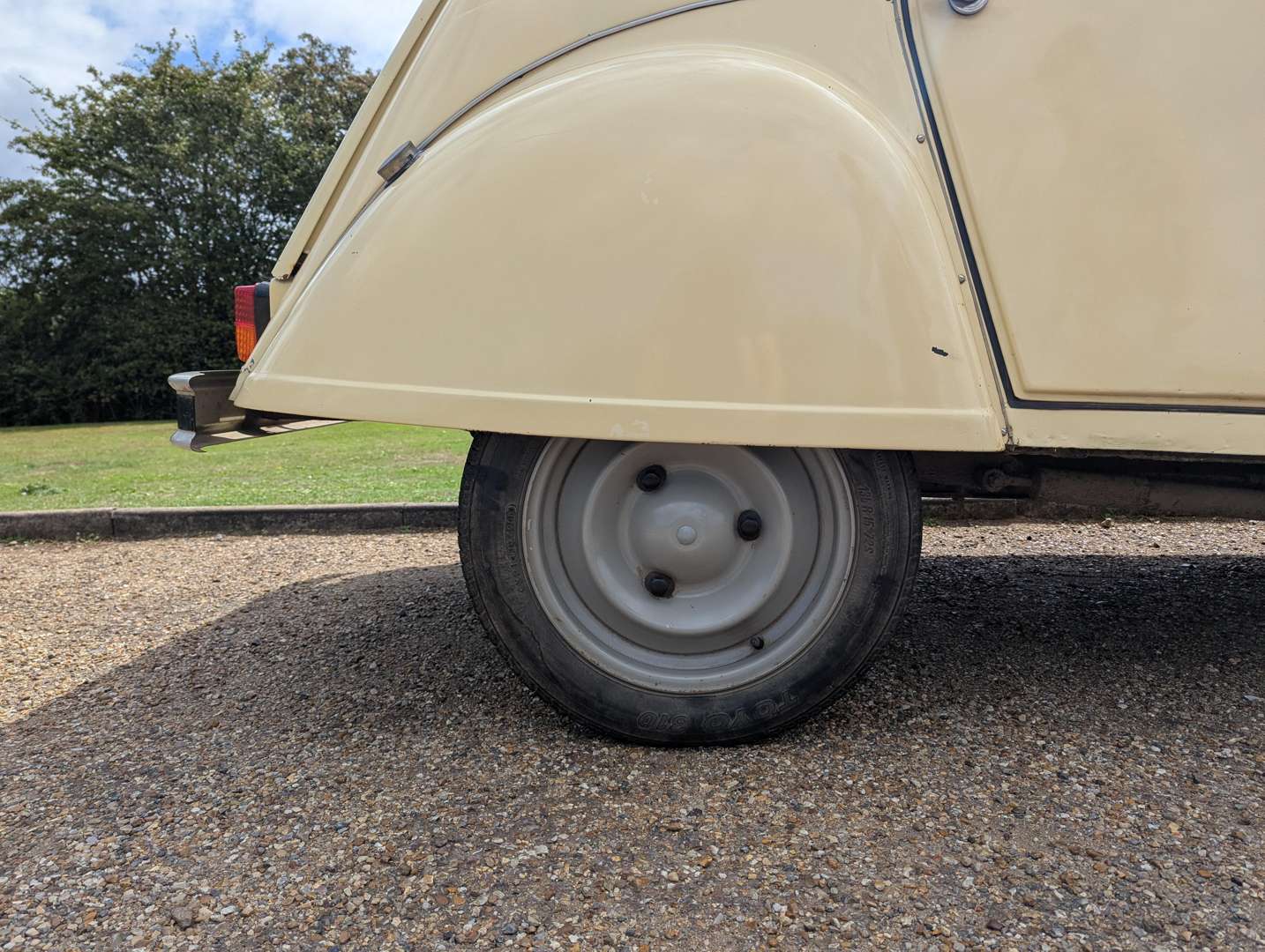 <p>1980 CITROEN 2CV LHD</p>