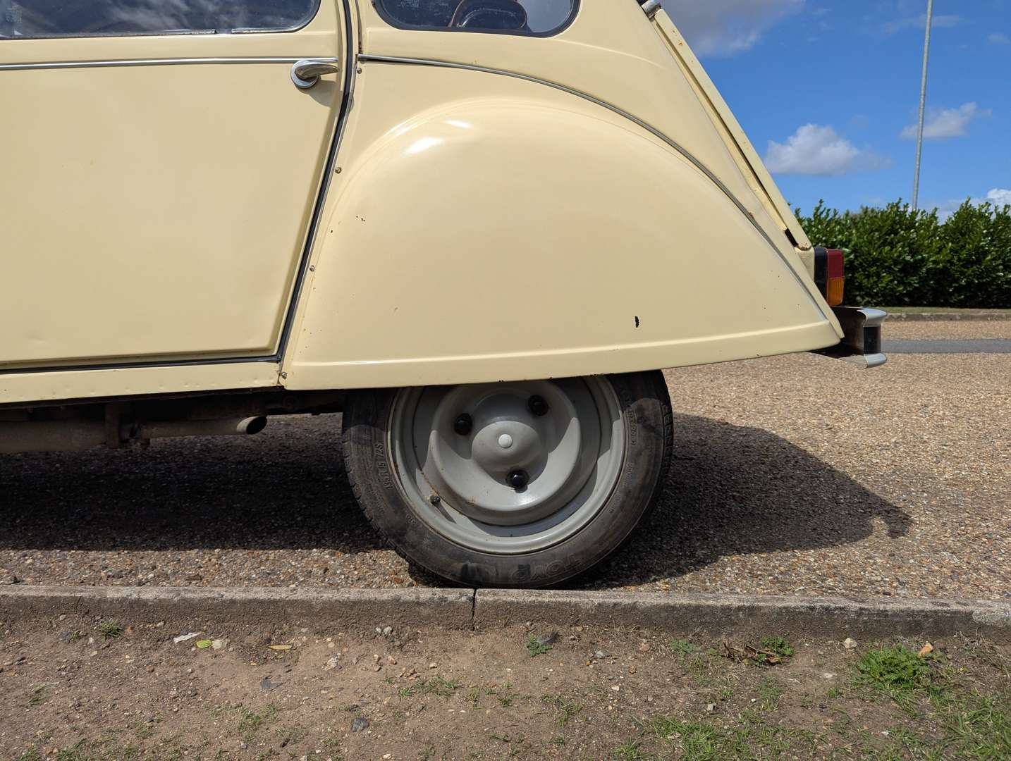 <p>1980 CITROEN 2CV LHD</p>