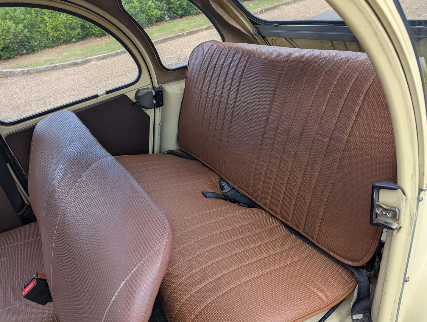 <p>1980 CITROEN 2CV LHD</p>