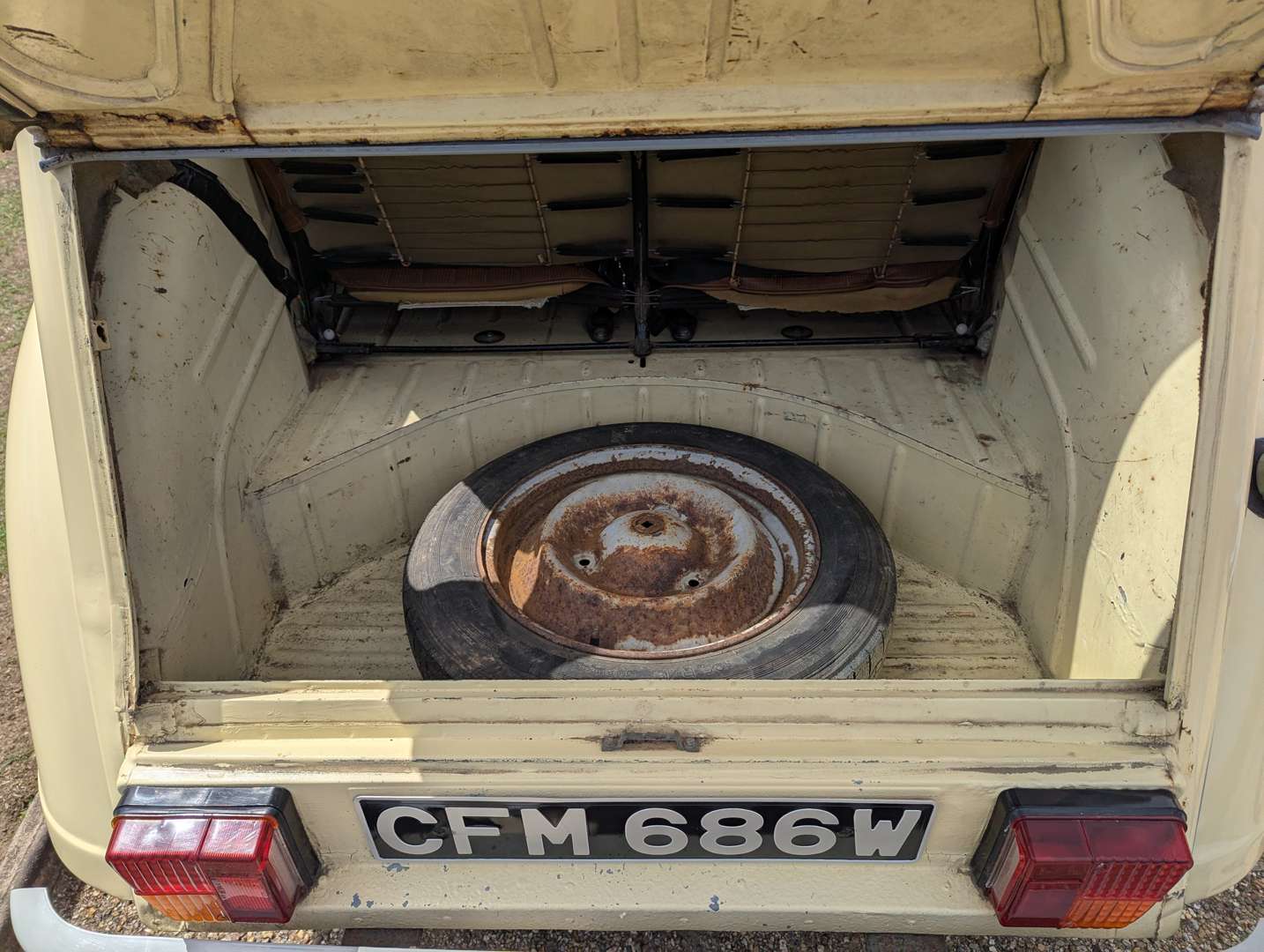 <p>1980 CITROEN 2CV LHD</p>