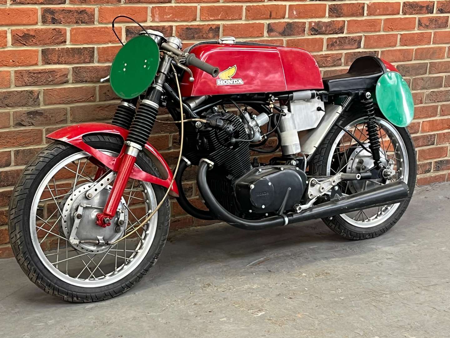 <p>1962 HONDA CB72</p>