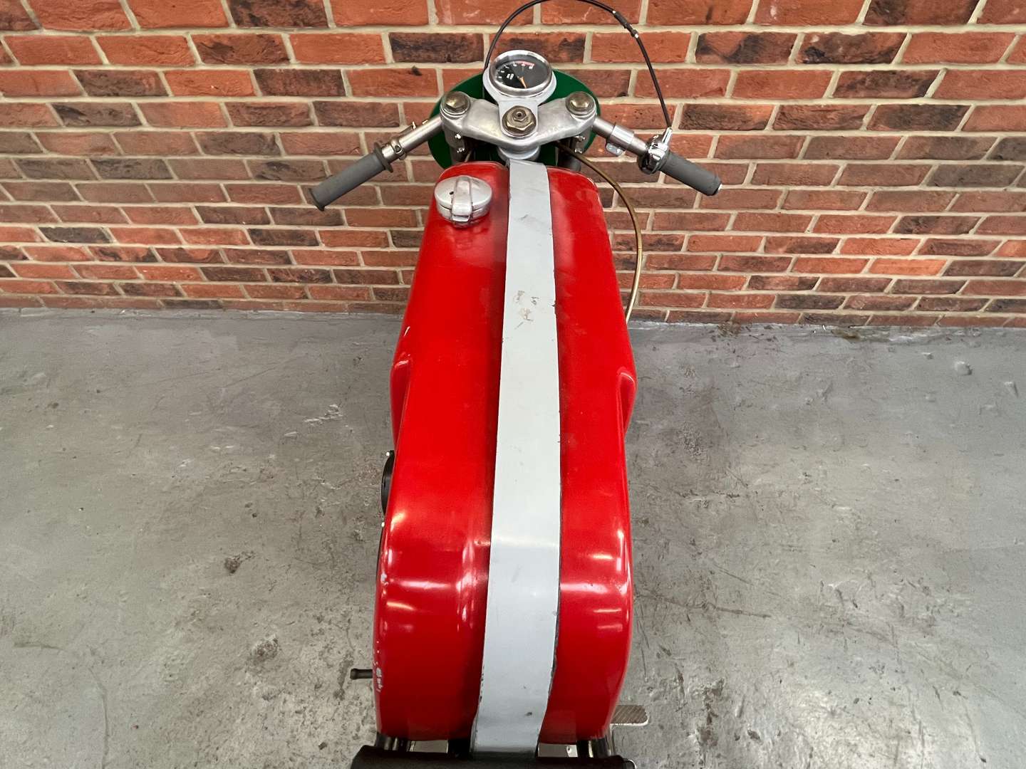 <p>1962 HONDA CB72</p>