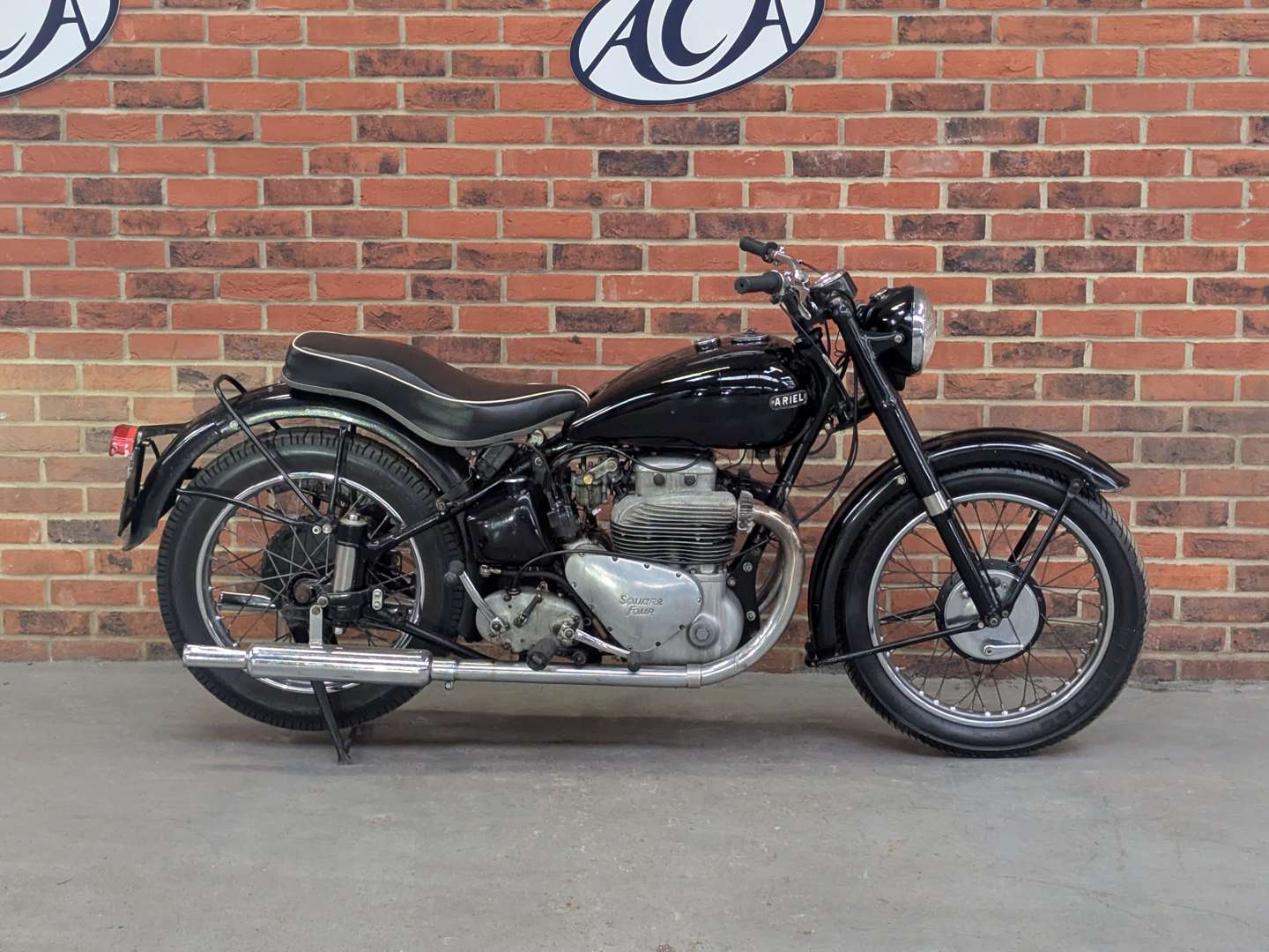 <p>1947 ARIEL SQUARE FOUR</p>