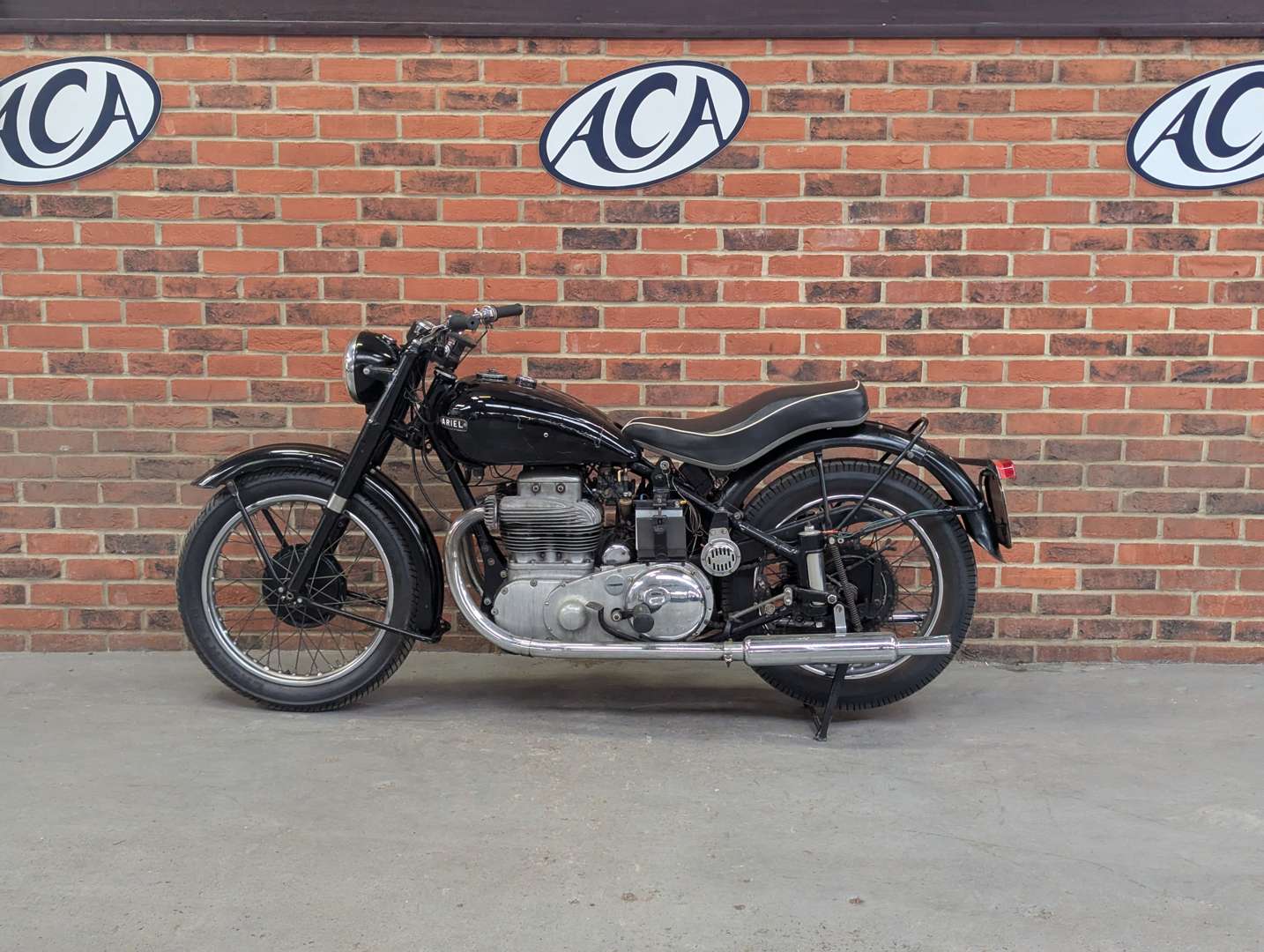 <p>1947 ARIEL SQUARE FOUR</p>