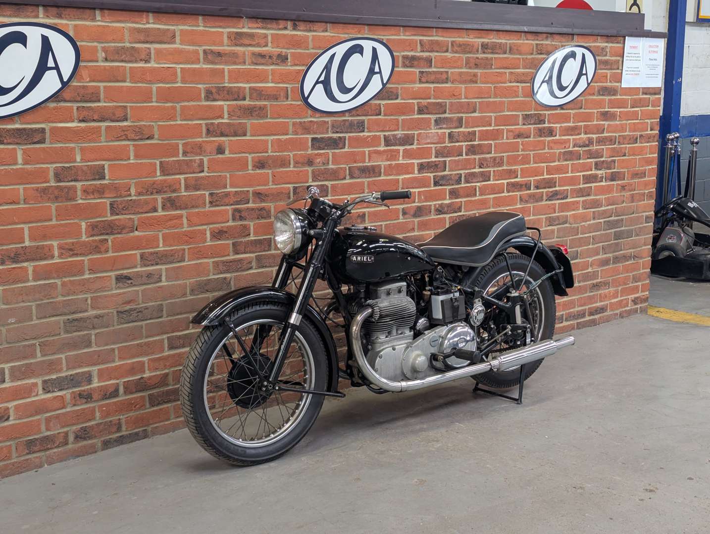 <p>1947 ARIEL SQUARE FOUR</p>