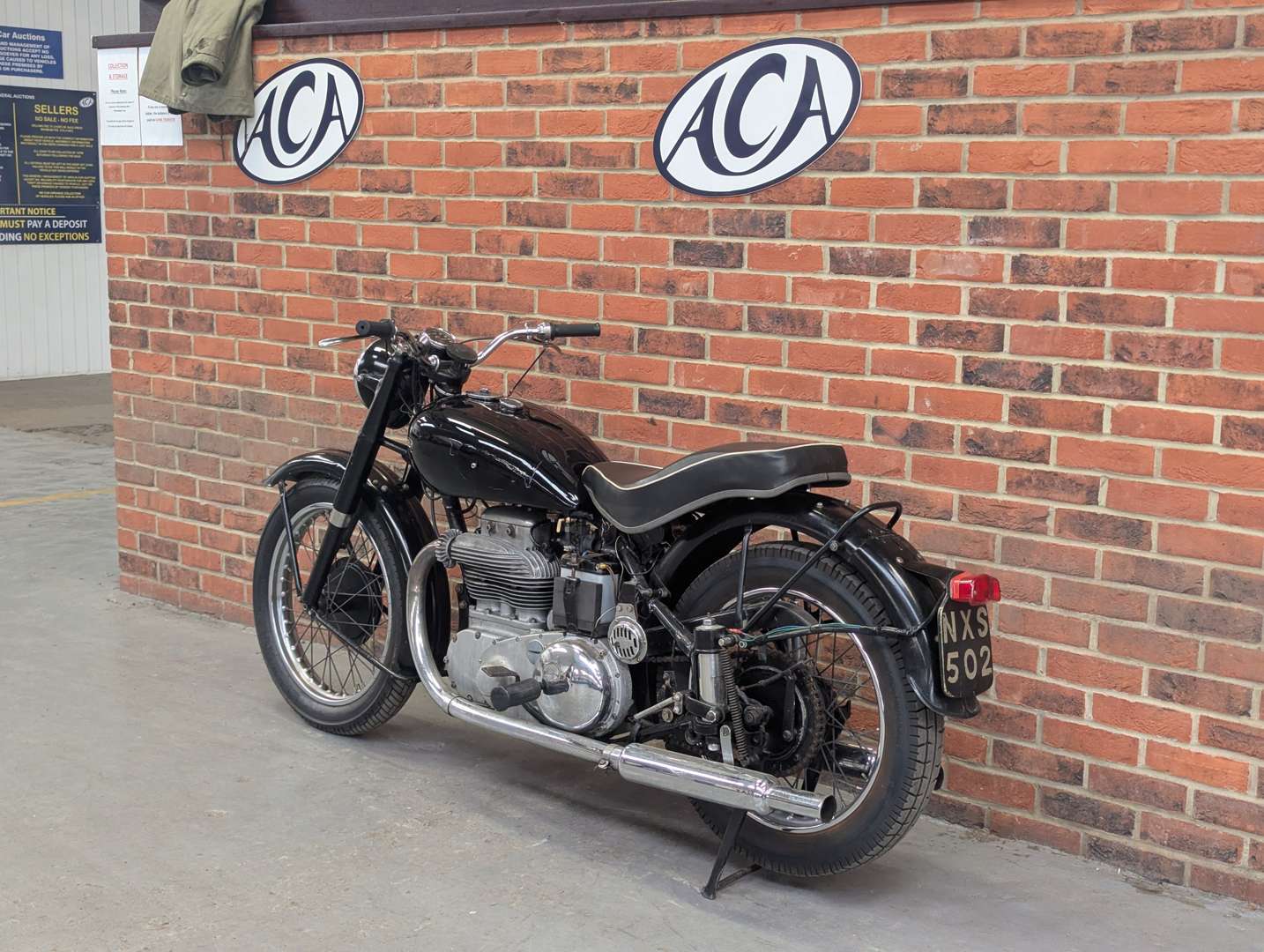 <p>1947 ARIEL SQUARE FOUR</p>