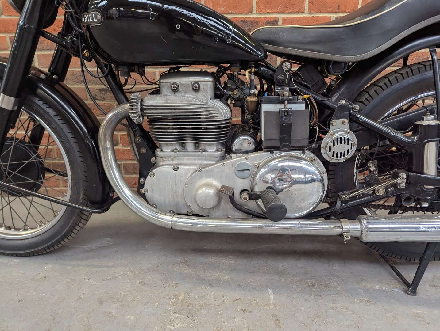 <p>1947 ARIEL SQUARE FOUR</p>