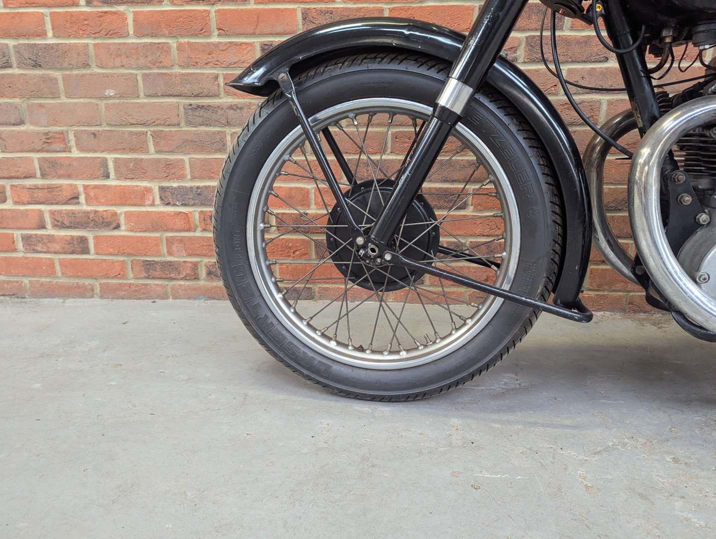 <p>1947 ARIEL SQUARE FOUR</p>