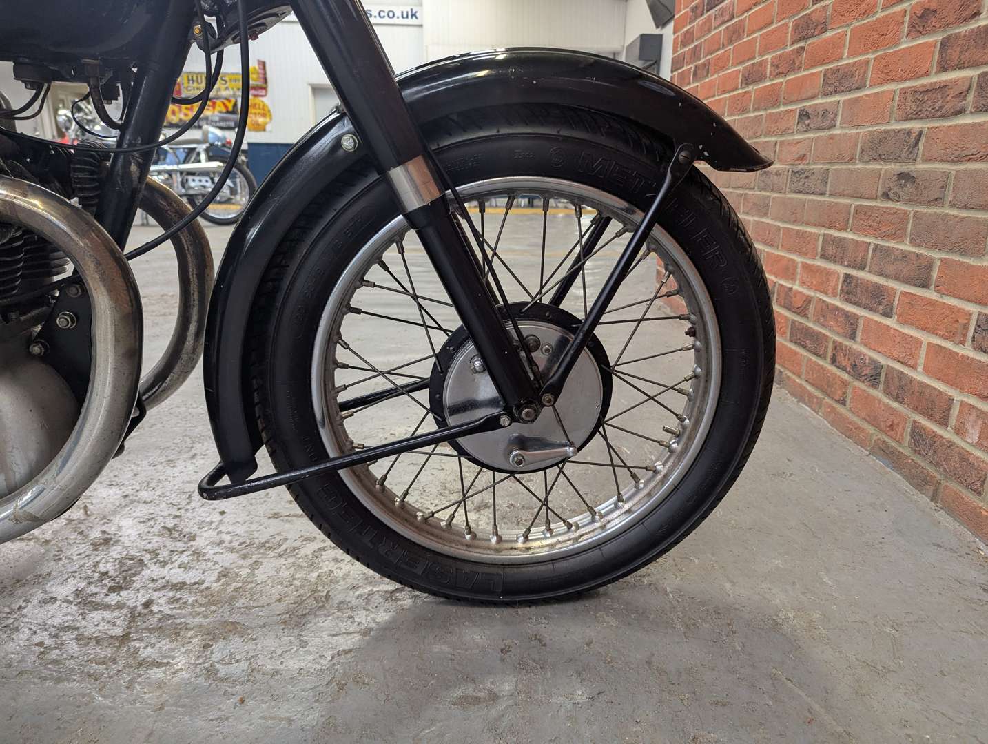 <p>1947 ARIEL SQUARE FOUR</p>