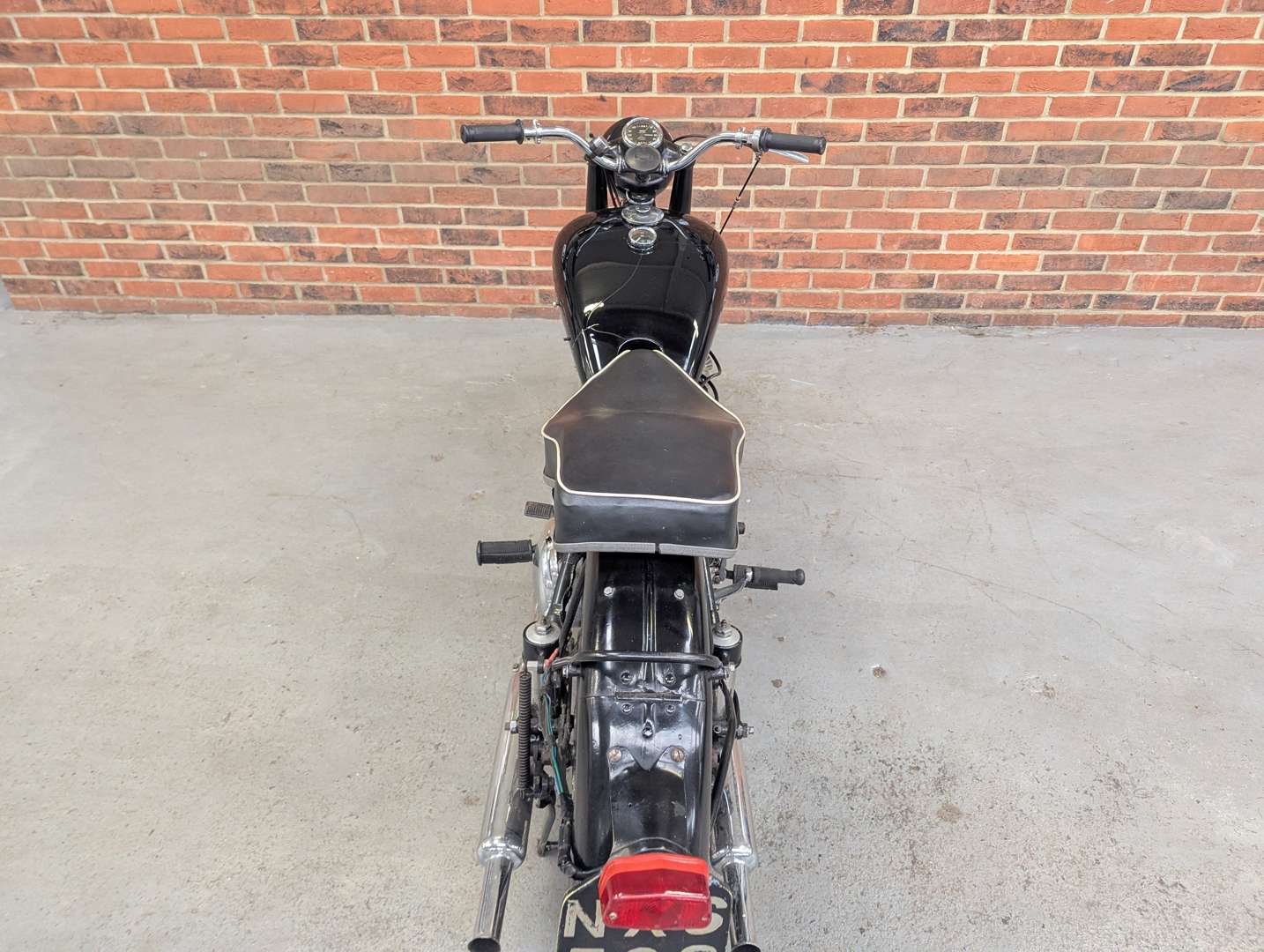 <p>1947 ARIEL SQUARE FOUR</p>