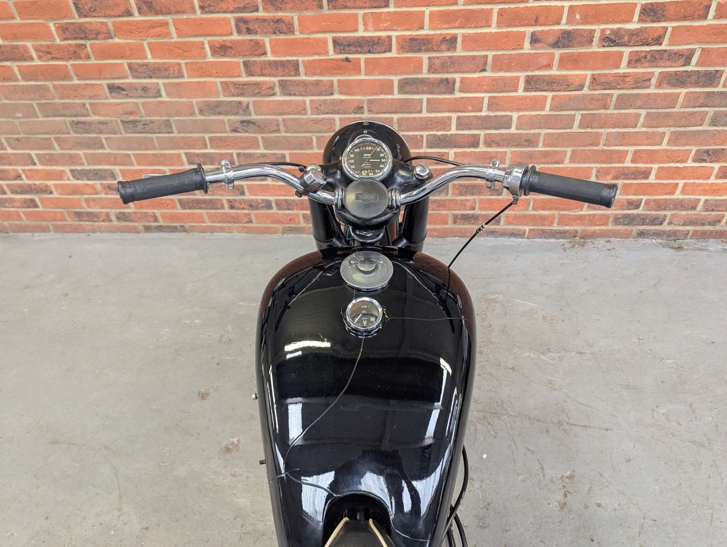 <p>1947 ARIEL SQUARE FOUR</p>