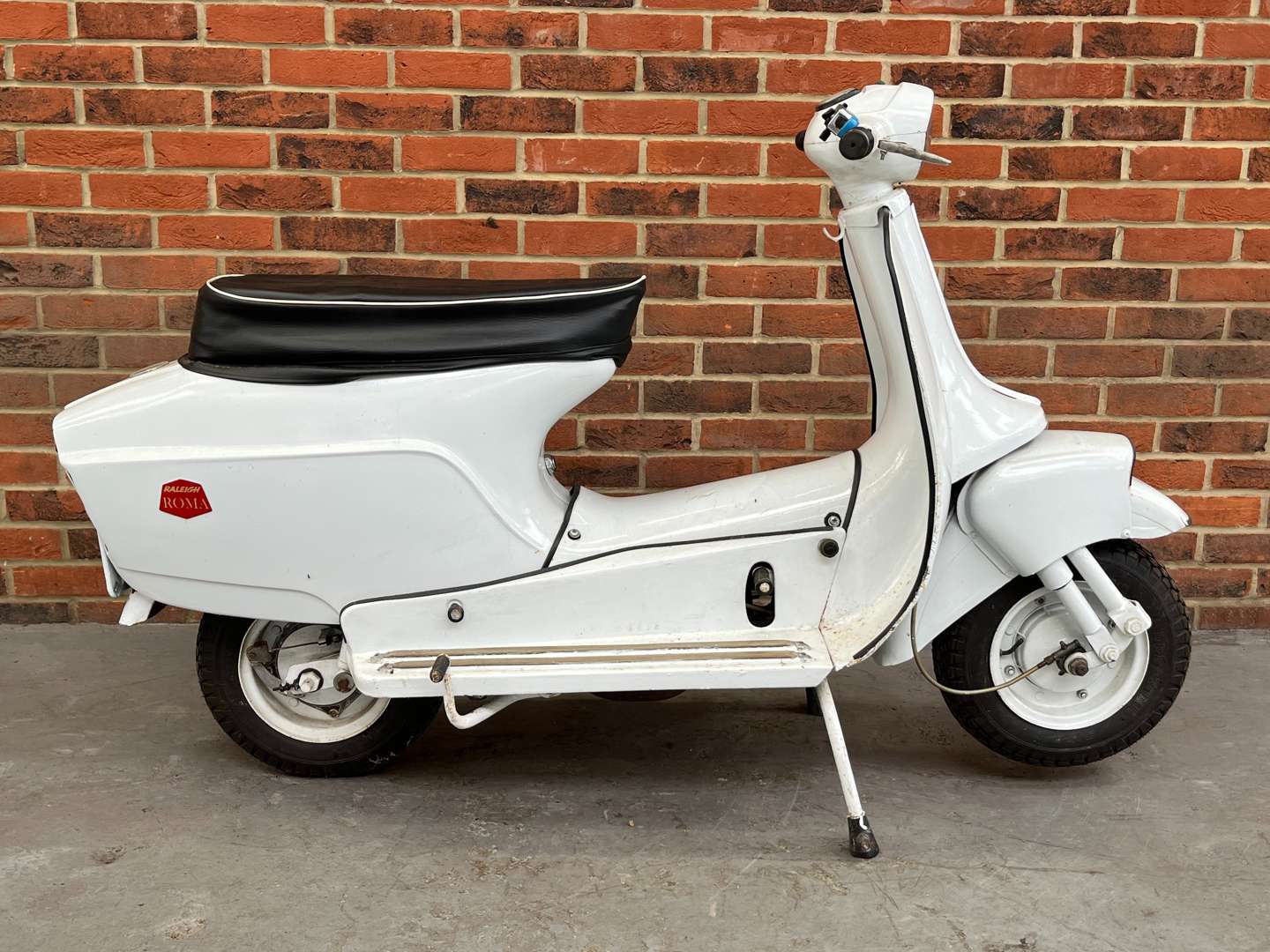 <p>1962 RALEIGH ROMA</p>