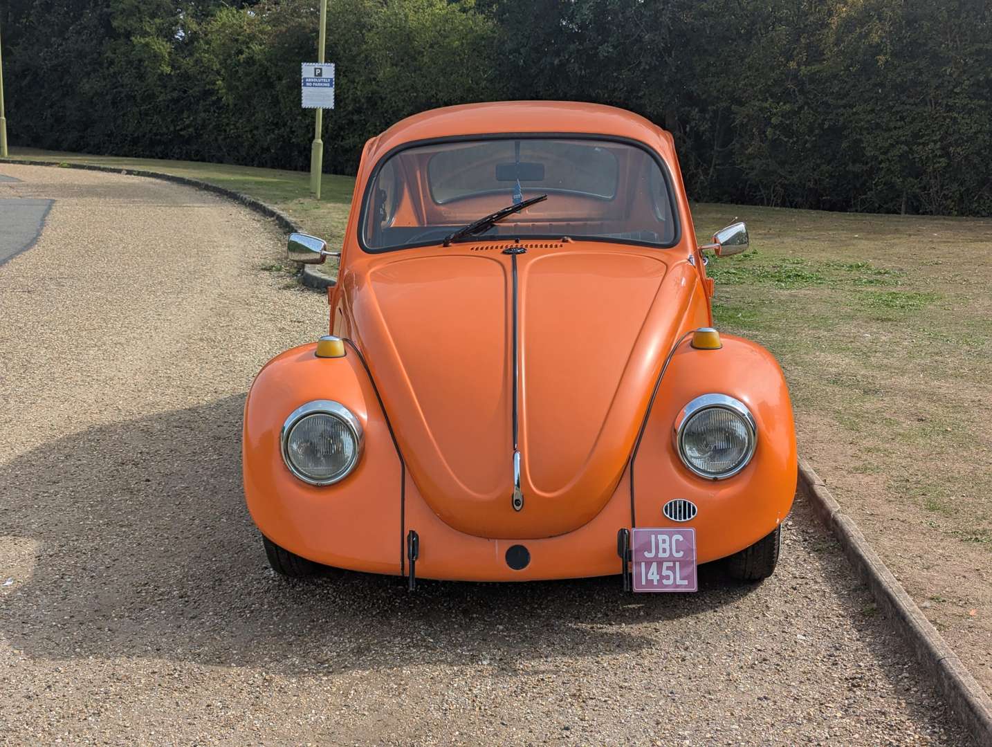 <p>1973 VW BEETLE</p>