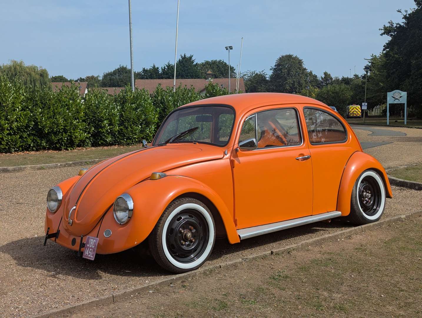 <p>1973 VW BEETLE</p>