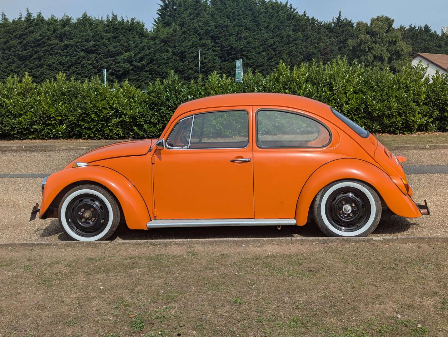 <p>1973 VW BEETLE</p>
