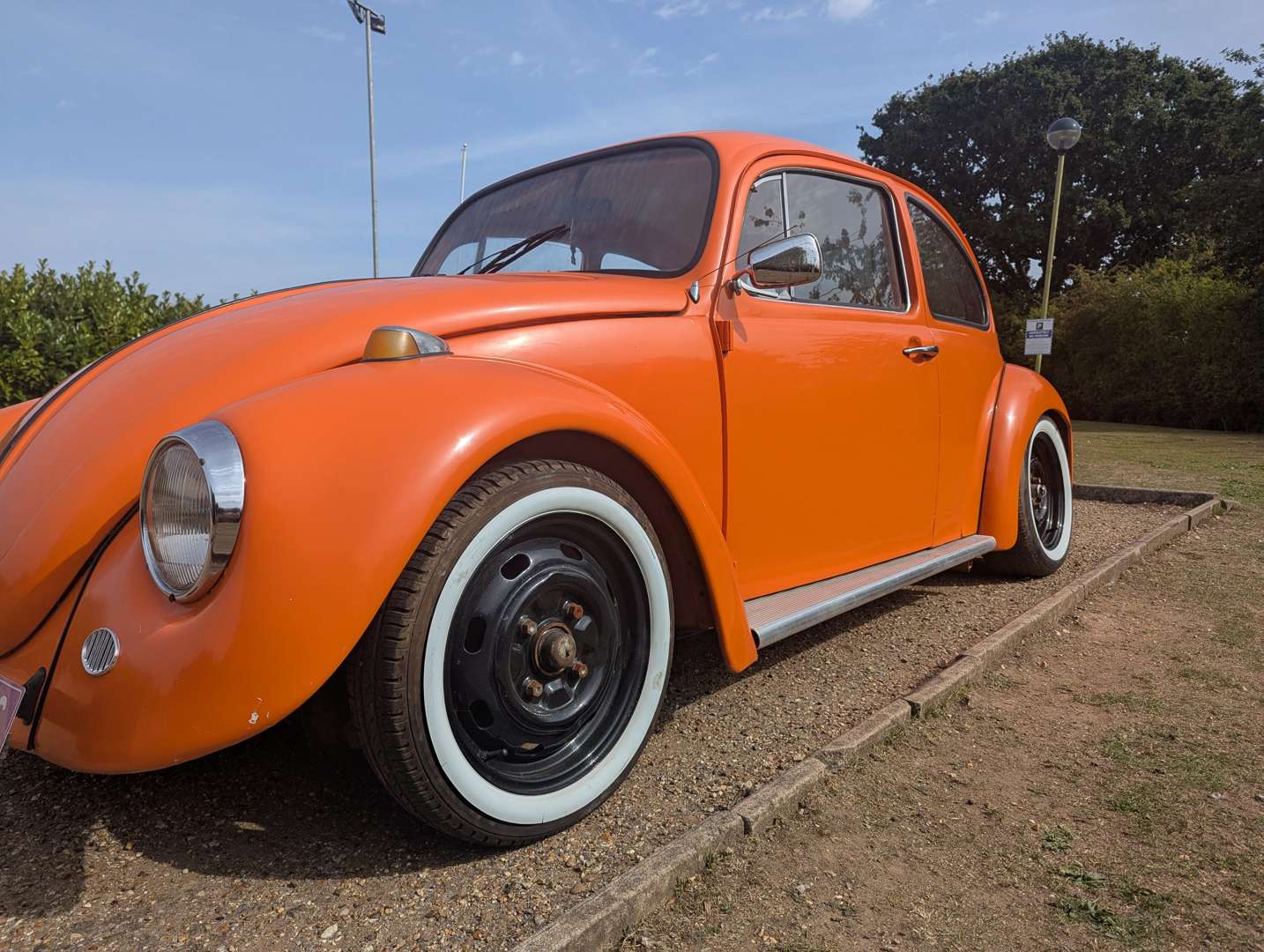 <p>1973 VW BEETLE</p>