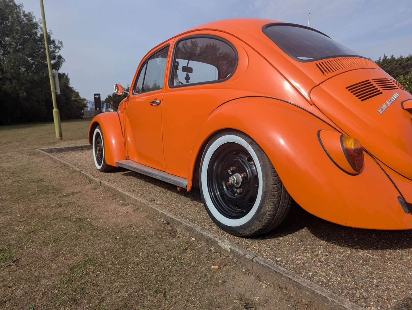 <p>1973 VW BEETLE</p>